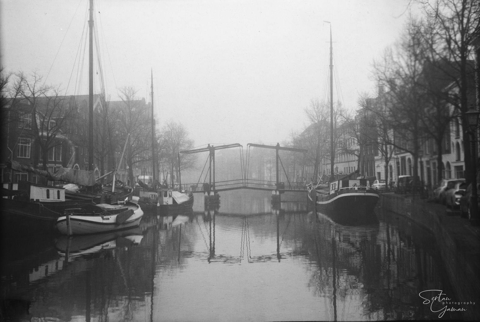 Schiedam in mist
