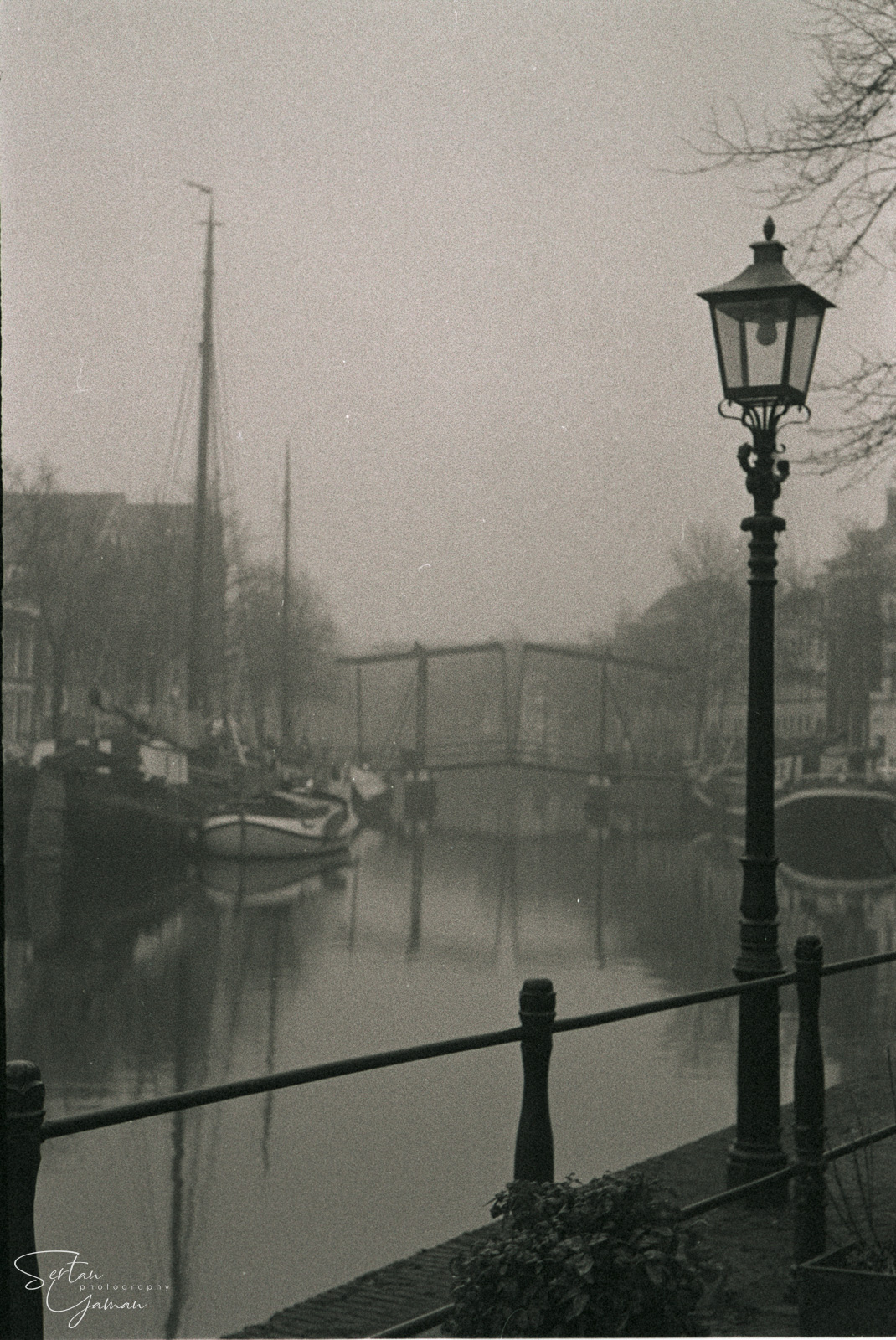 Schiedam in mist